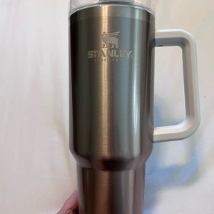 Stanley 40oz Quencher Tumbler